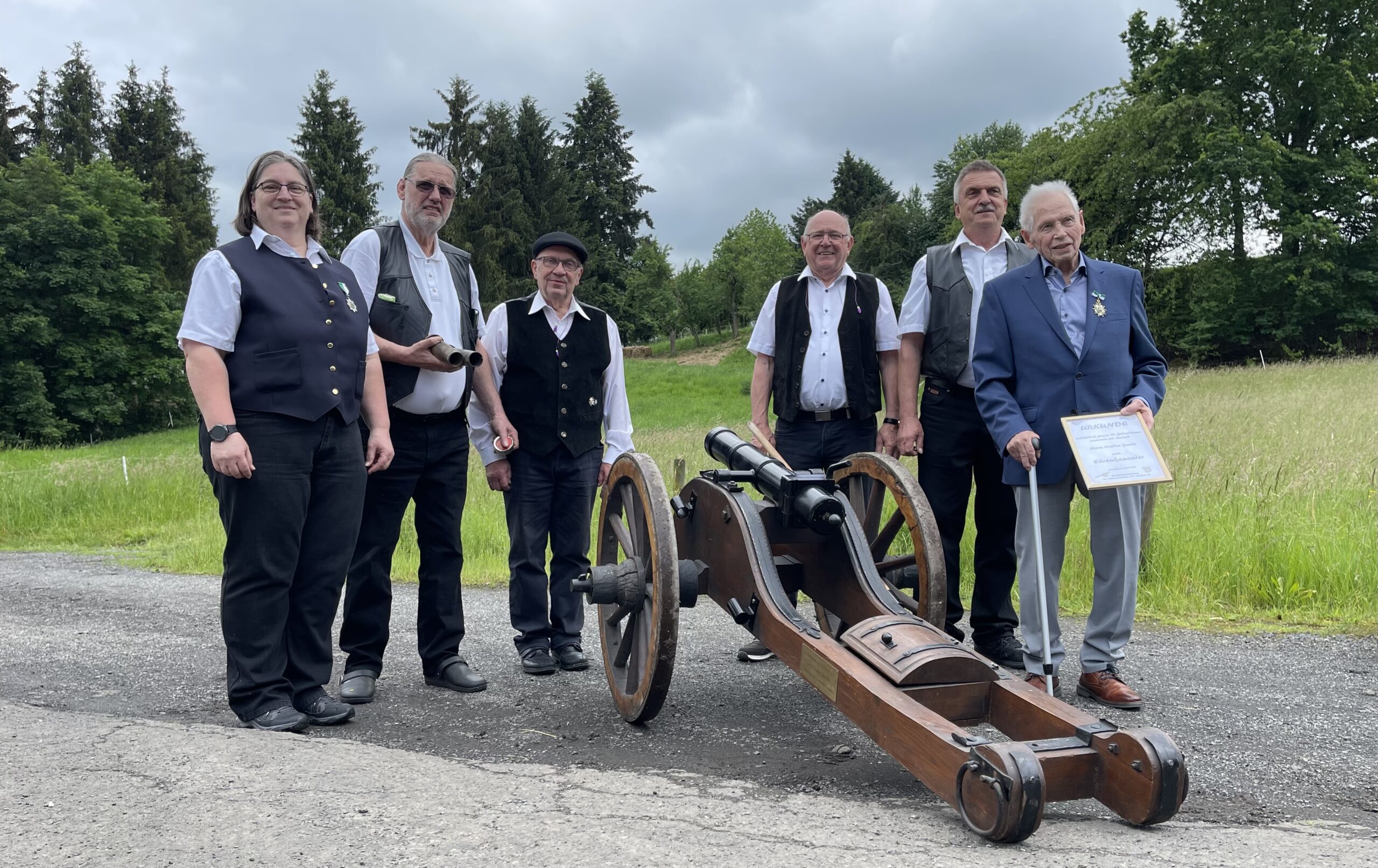 90.Geburtstag / Walter Gantz. Der Schützenverein Londorf gratuliert